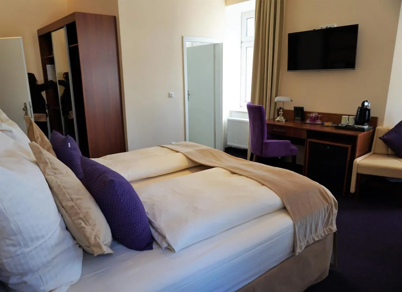 Hotel Brecherspitze Munich